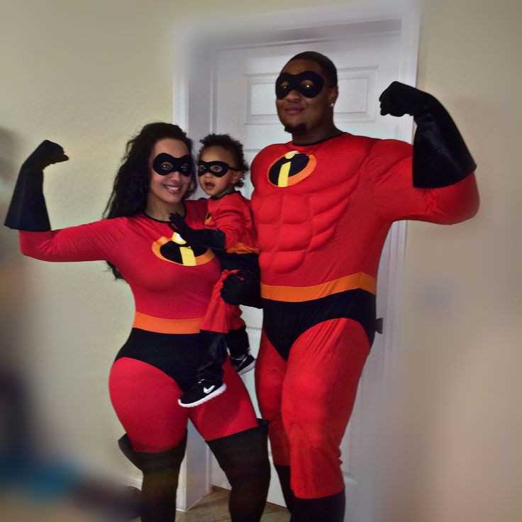 The-Incredibles-Families-as-a-mom-dad-and-baby-halloween-costume-idea 