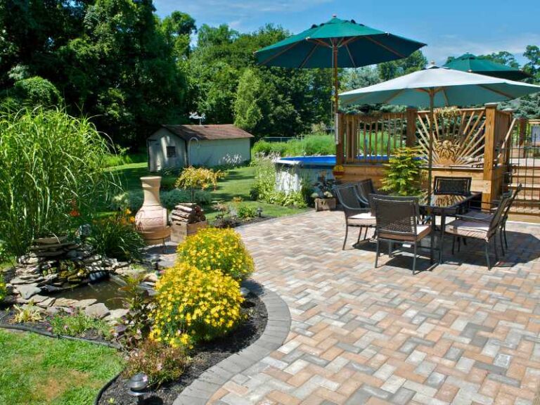 25 WAYS TO TRANSFORM A SMALL PATIO INTO A MULTIPURPOSE SPACE