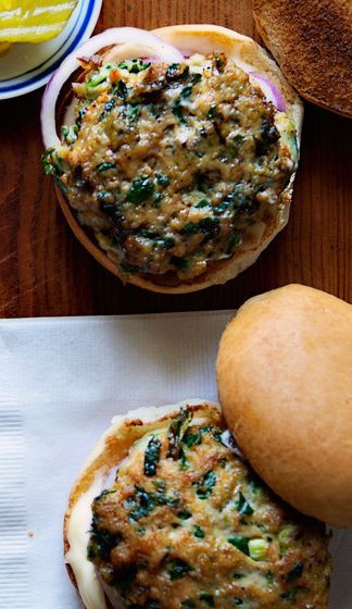 turkey-and-spinach-slidders-kid-friendly-dinner-ideas