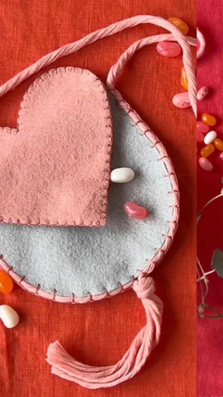 felt-heart-pouches