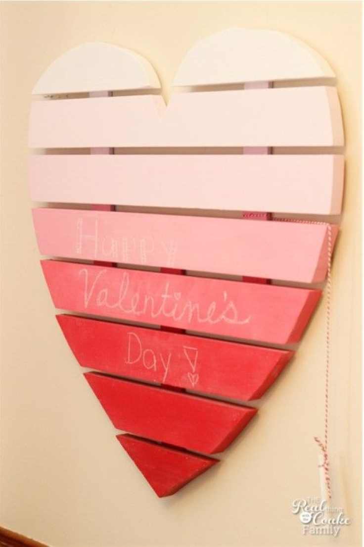 heart-shaped-chalkboard-diy-valentine's-day-decor-ideas