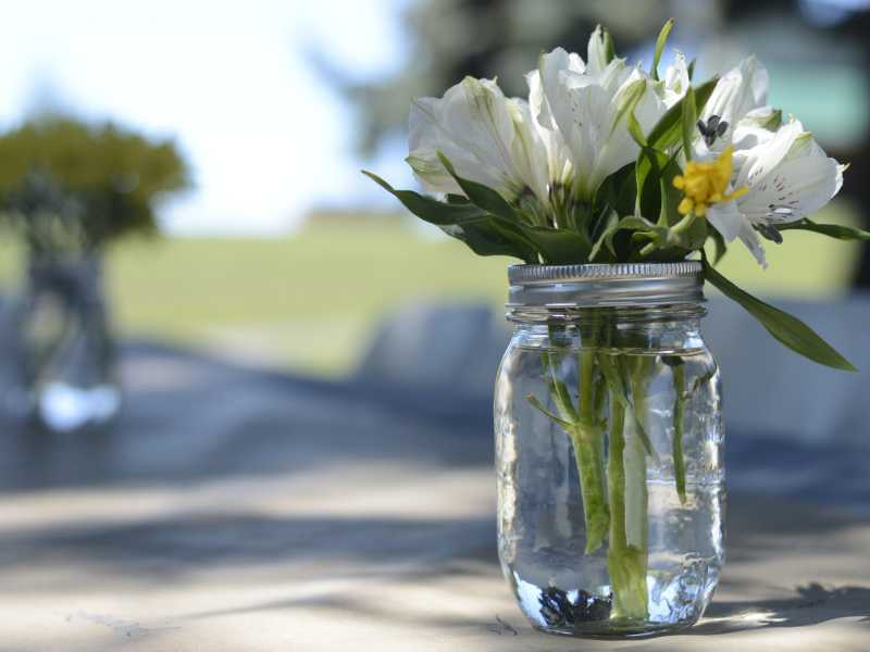 Mason-jar-centerpiece-for-wedding-DIY-wedding-decorations