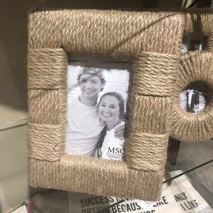 rustic-twine-wrapped-frame