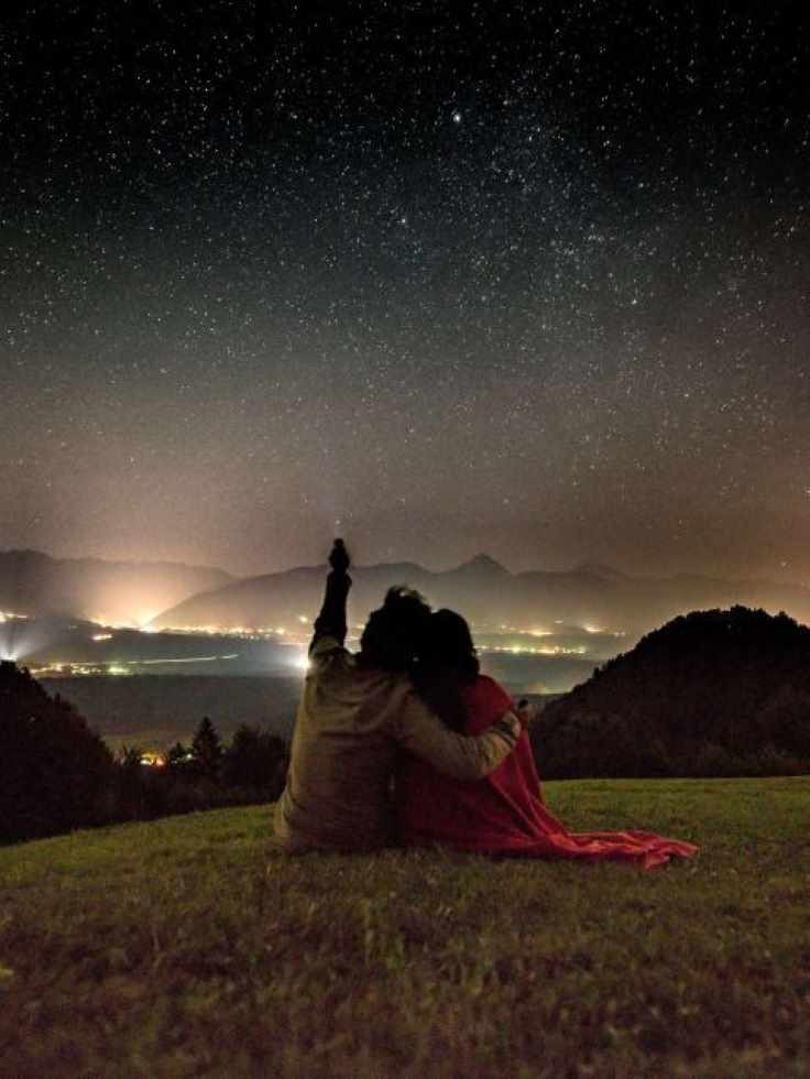 stargazing-valentine's-day-date-ideas