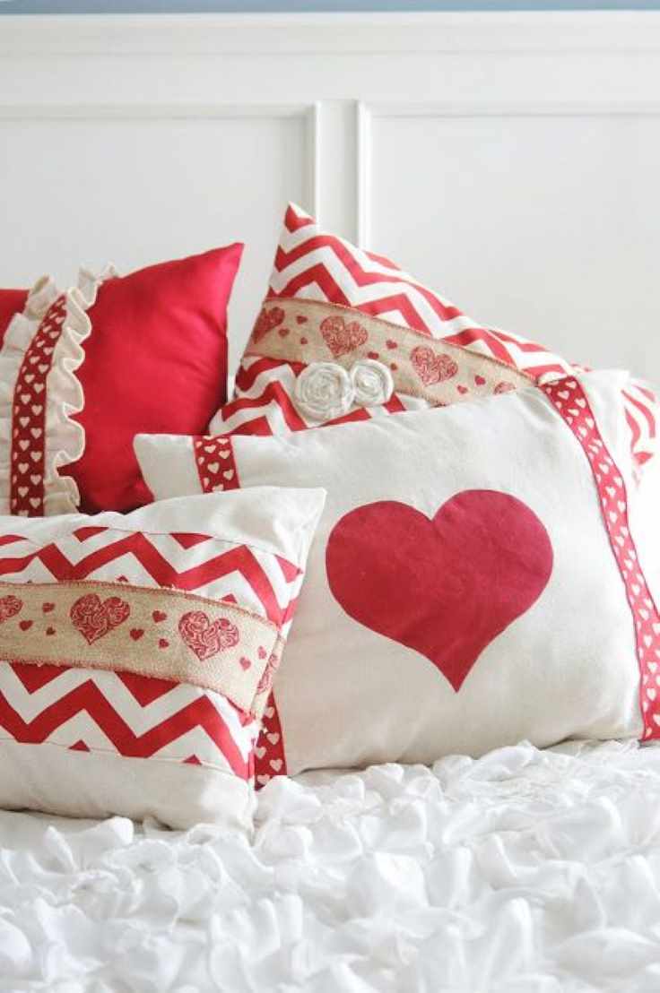 valentine's-day-pillows-diy-valentine's-day-decor-ideas