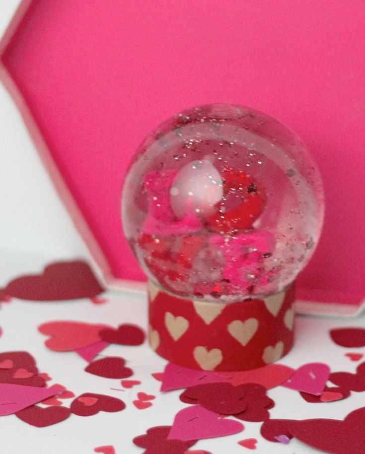 valentine's-day-snow-globe