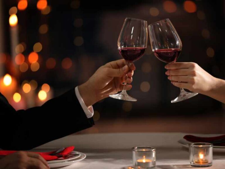 23 romantic Valentine&rsquo;s day date ideas on a budget