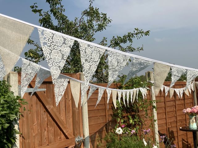 burlap-and-lace-decor-for-wedding