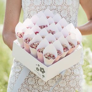 diy-confetti-cones-for-wedding-decorations