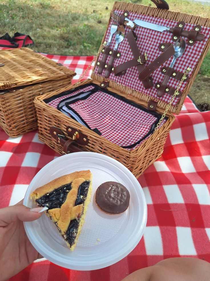 pack-the-perfect-picnic-basket