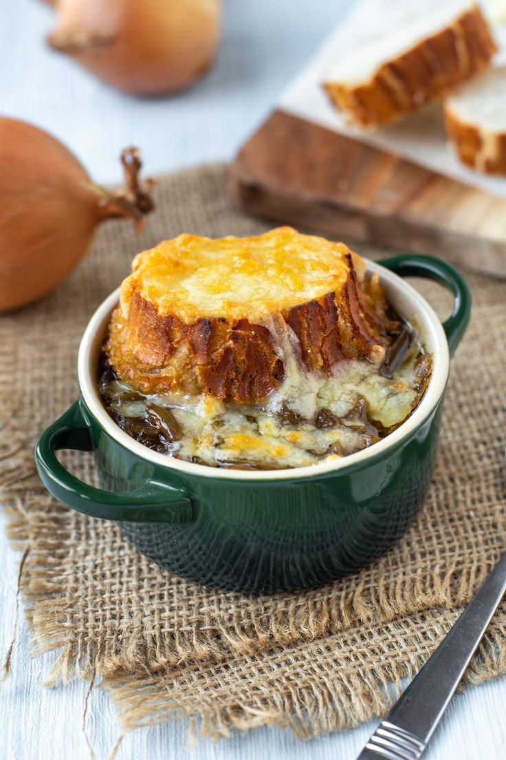 slow-cooker-french-onion-soup