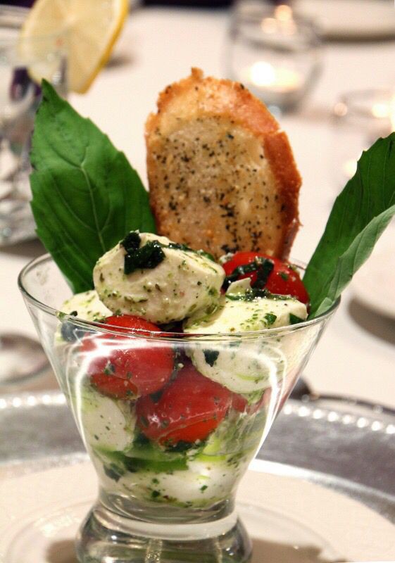 caprese-salad-cups