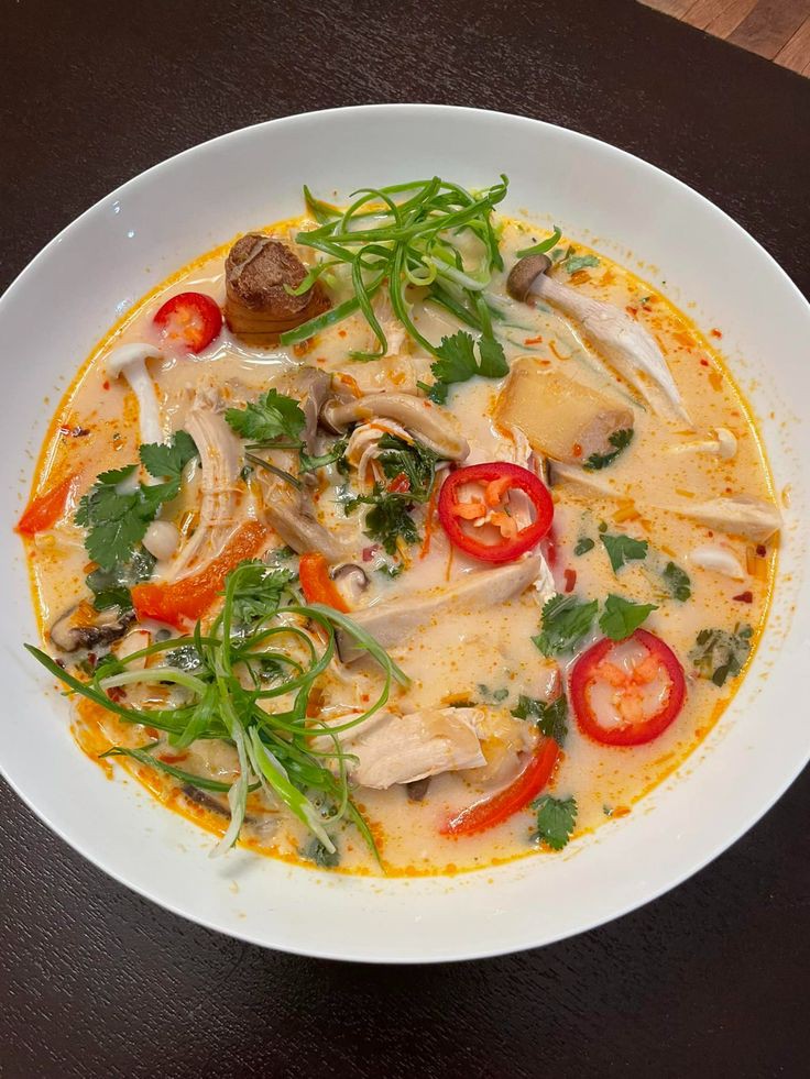 thai-coconut-chicken-soup-(tom-kha-gai)