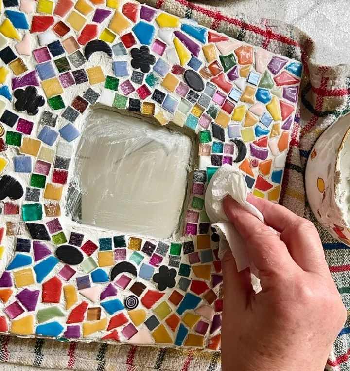 mosaic-tile-frame-diy-picture-frame