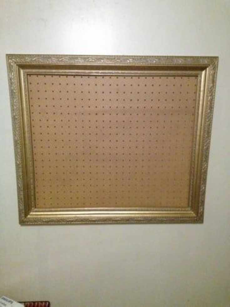 pegboard-frame-diy-picture-frame