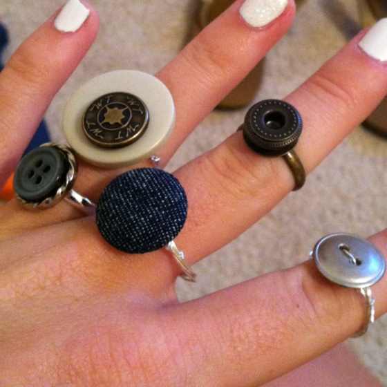 button-rings-diy-jewelry-ideas