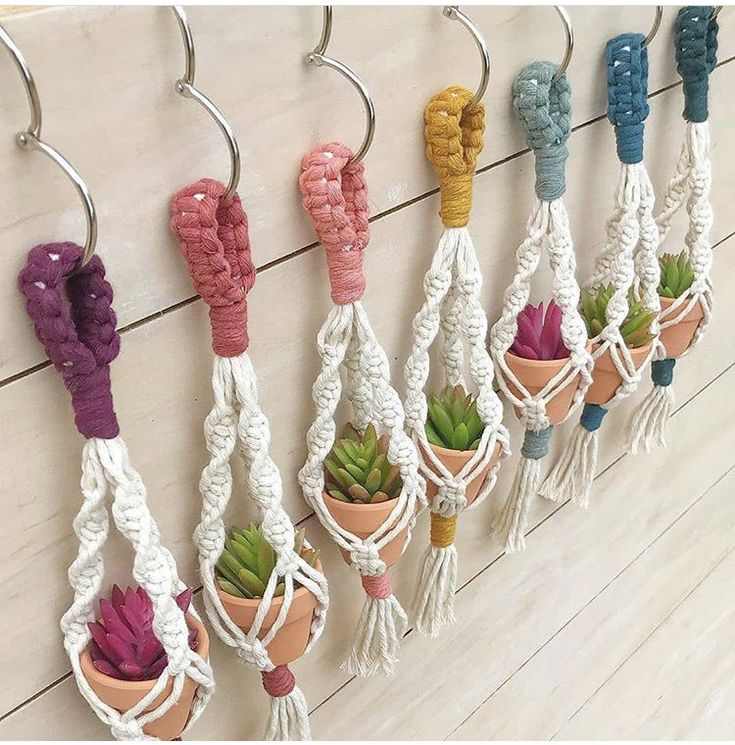 hanging-macrame-planters-diy-planter-projects