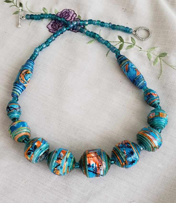 paper-bead-necklace-diy-jewelry-ideas