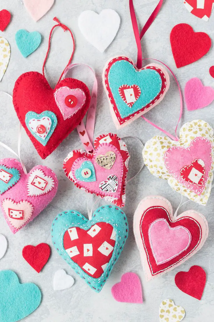 diy-felt-heart-magnet