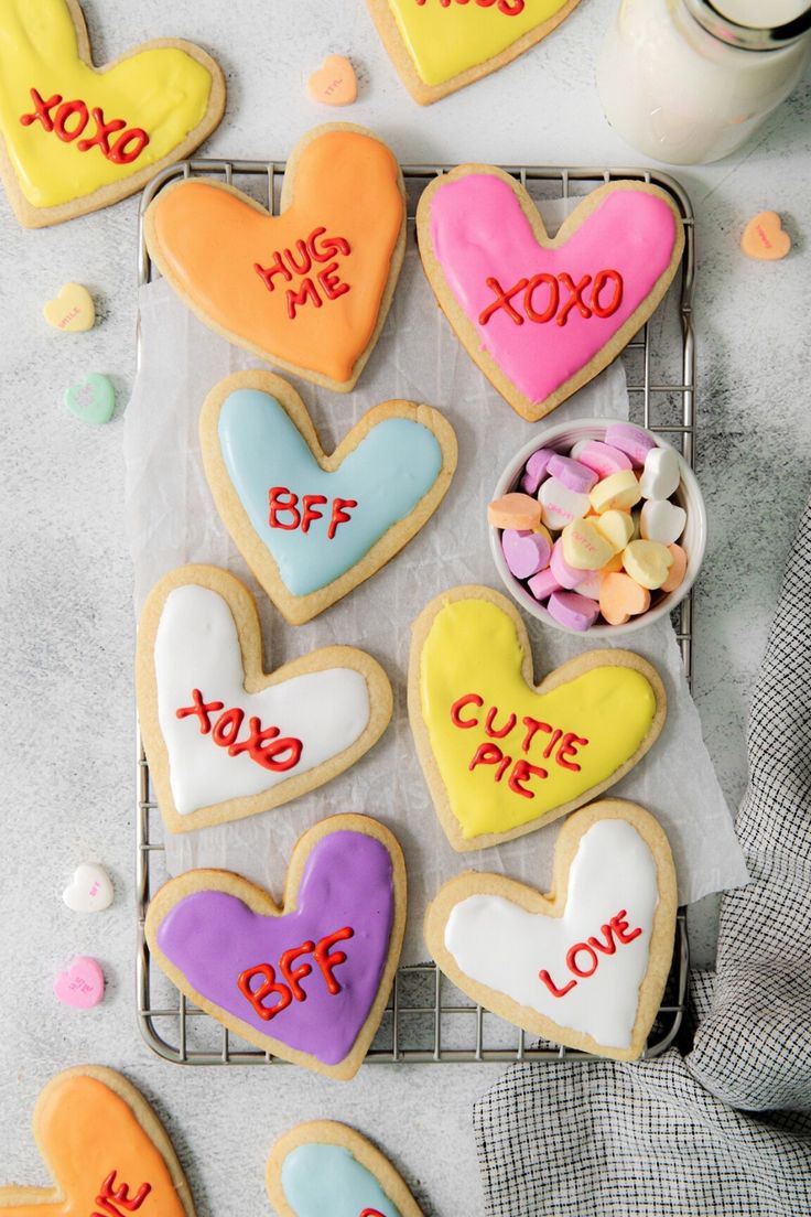 classic-heart-shaped-cookie-valentine-cookie-decorating-ideas