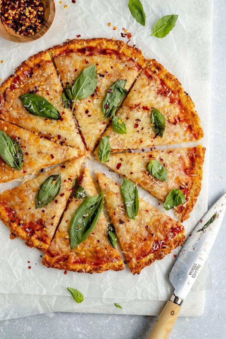 cauliflower-crust-pi-za-low-carbs-for-dinner-that-won't-leave-you-hungry