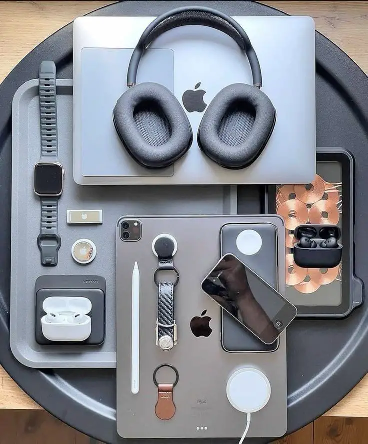 tech-lover's-gadgets