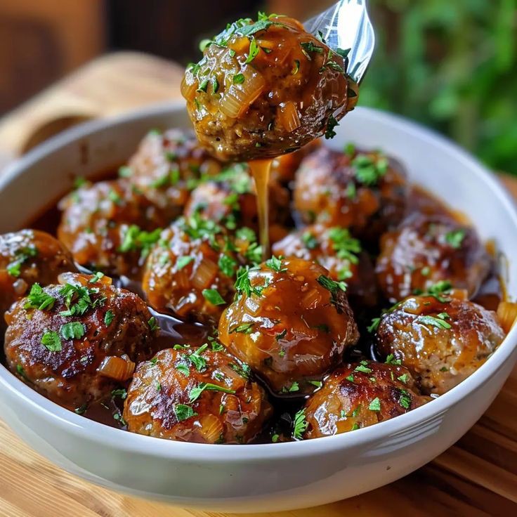 slow-cooker-meatballs-slow-cooker-recipes-perfect-for-meal-prep