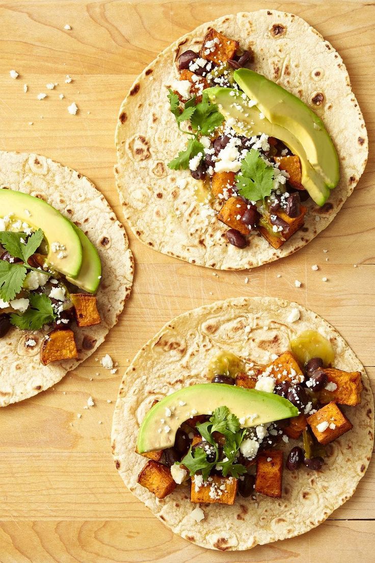 avocado-and-black-bean-tacos-lunch-ideas-for-busy-moms