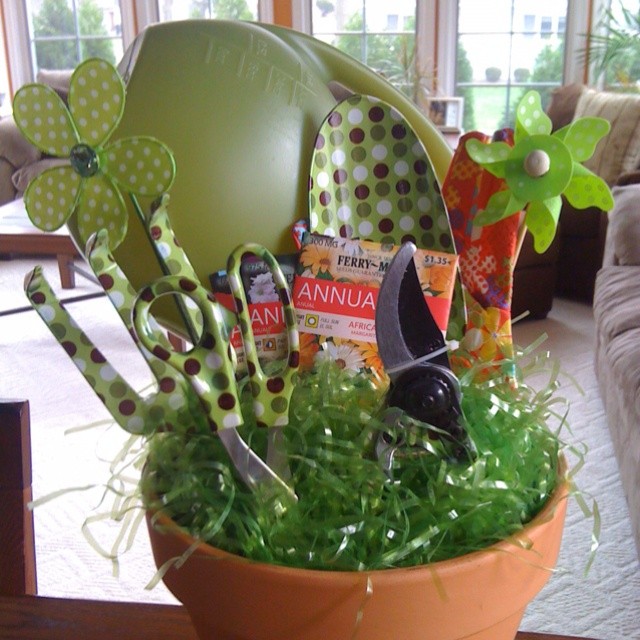 Gardening-easter-basket-easter-basket-theme-ideas