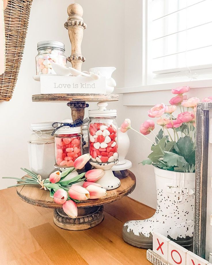 whimsical-valentine's-tiered-tray