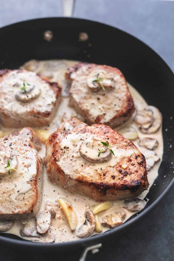 pork-chops-with-creamy-mushroom-sauce