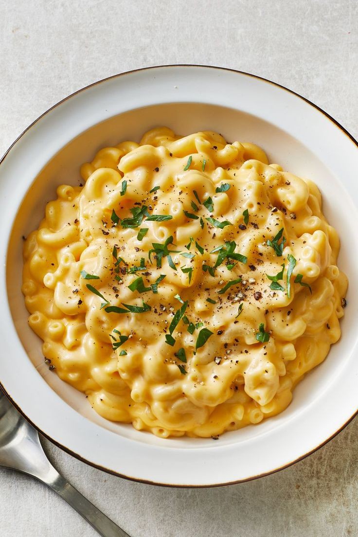 baked-mac-and-cheese-easter-potluck-ideas