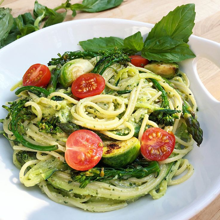 zucchini-noodles-with-pesto