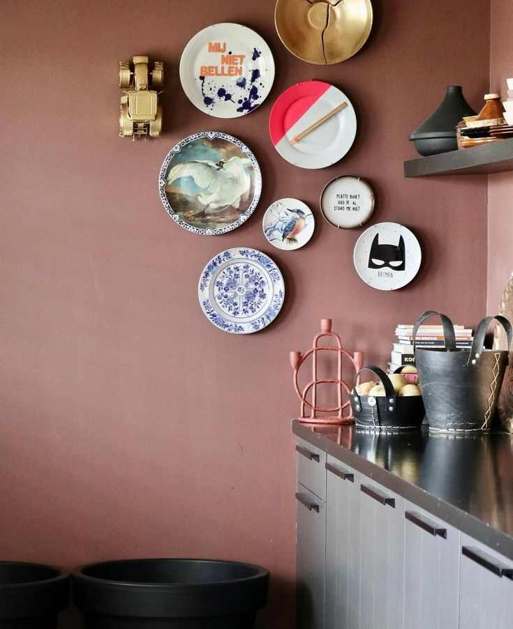 plate-wall-art-small-kitchen-wall-decor-ideas