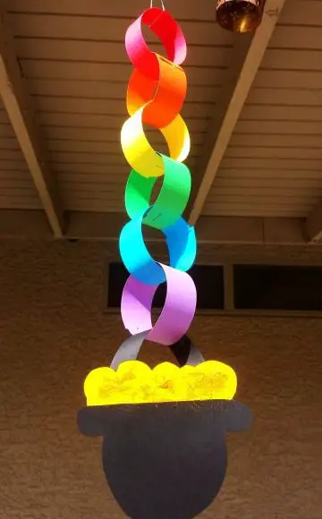 rainbow-paper-chain-st-patrick's-day-crafts-for-kids