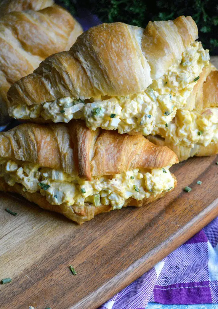 egg-salad-on-croissants