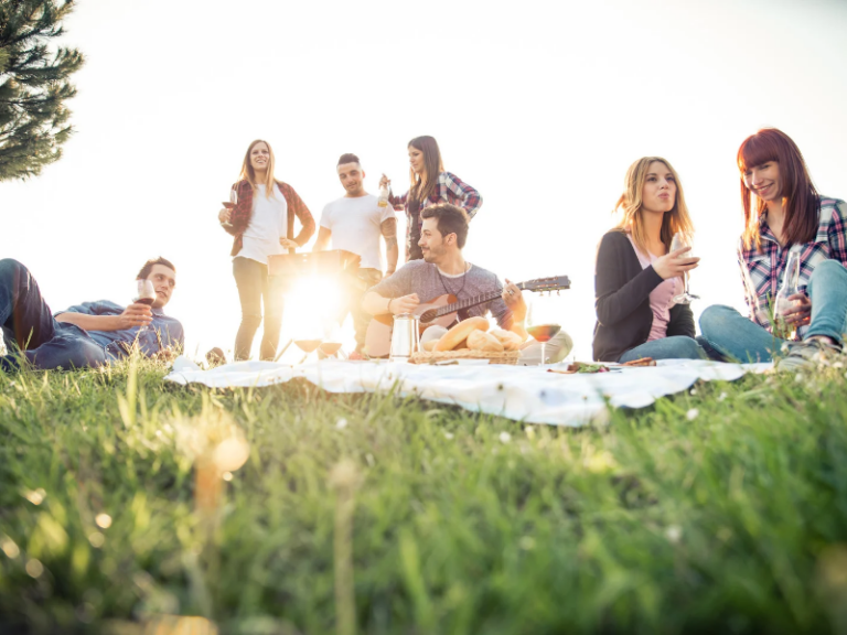 39 best Spring Picnic ideas for a perfect day outdoors