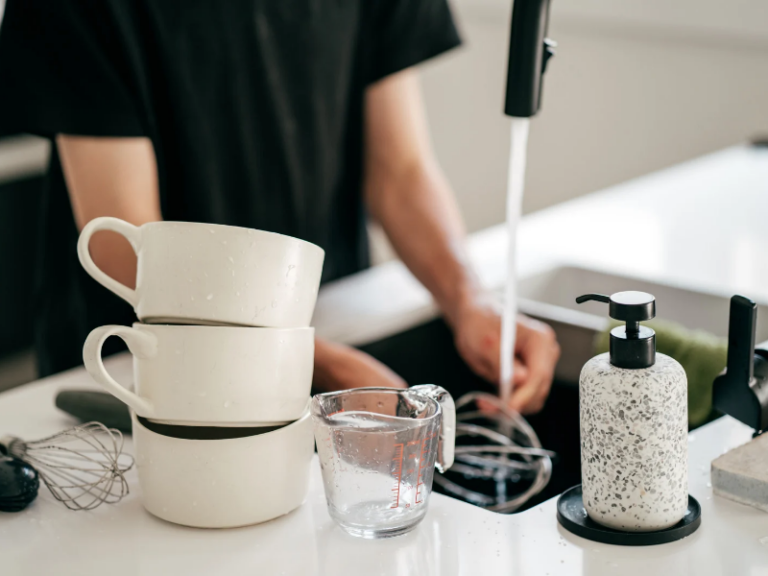 25 Spring cleaning tips for a sparkling home