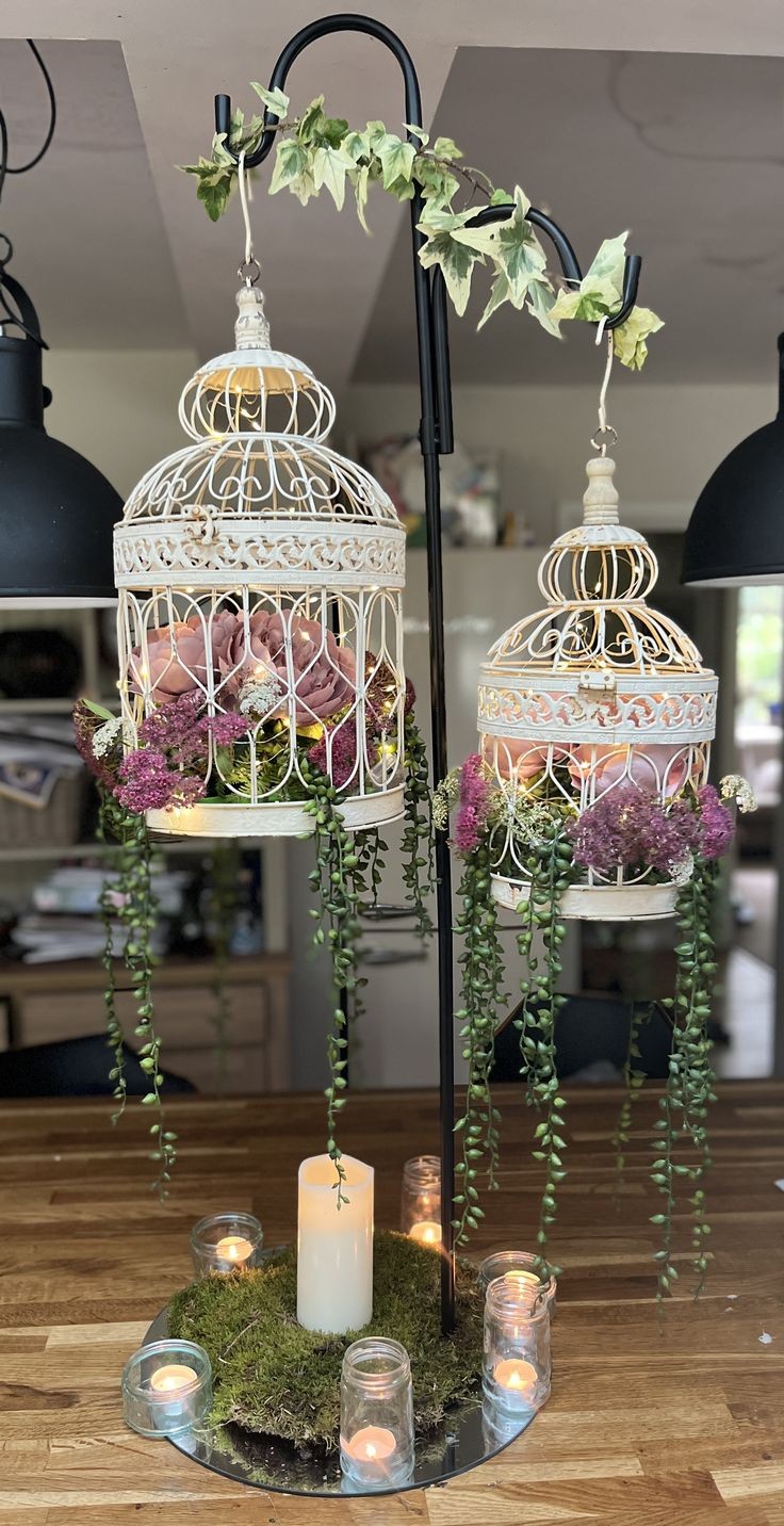 birdcage-decorations-spring-themed-baby-shower-ideas