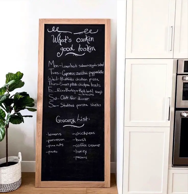 diy-chalkboard-sign