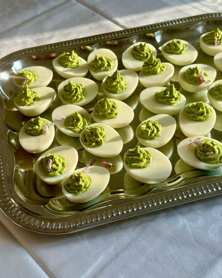 green-deviled-eggs-st-patrick's-day-themed-snacks