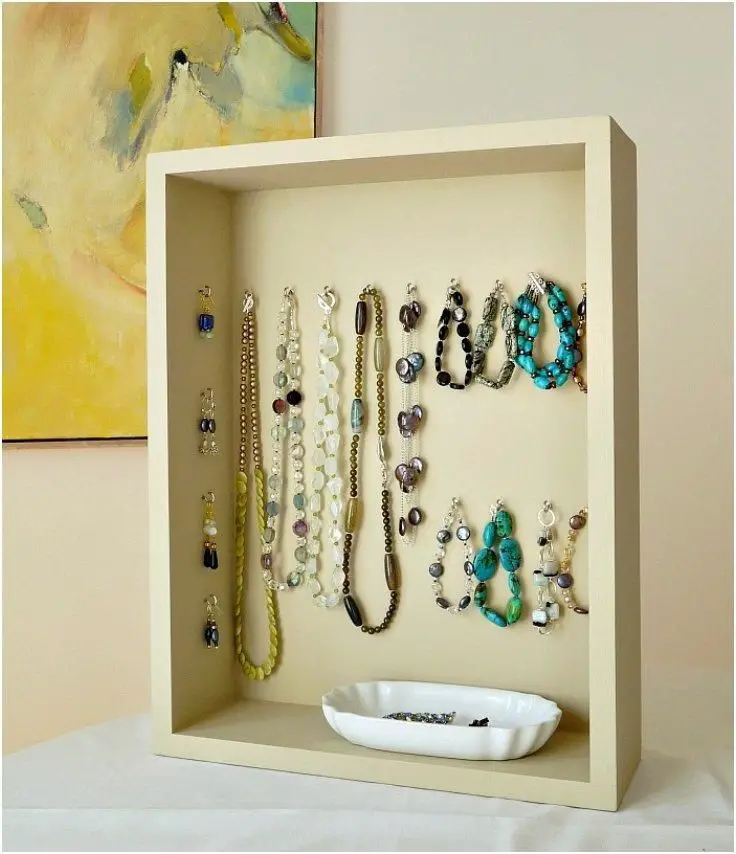 custom-jewlery-holder-diy-gift-ideas