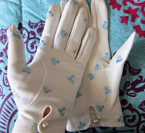 vintage-inspired-gloves