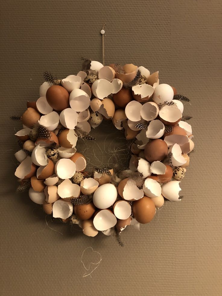 eggshell-wreath-easter-door-decoration-ideas