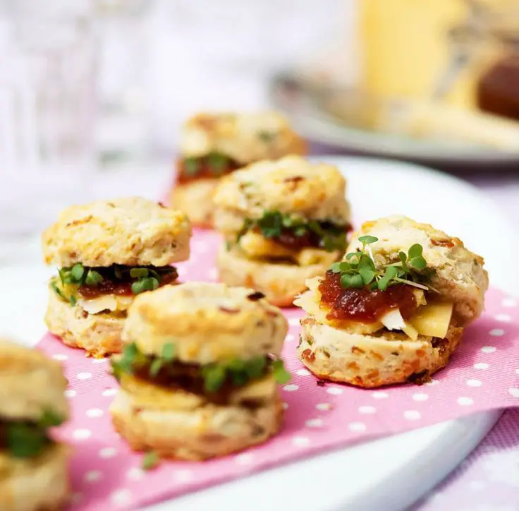 spring-onion-and-bacon-scones