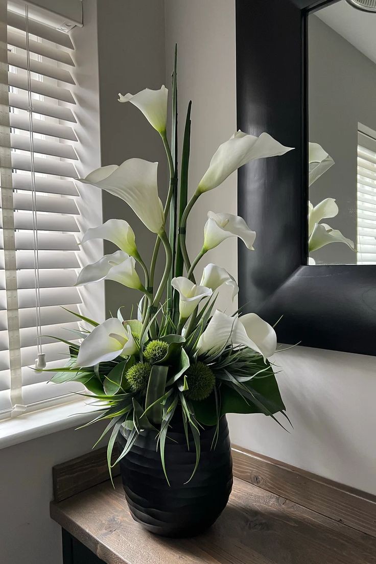 calla-lily-and-orchid-vase