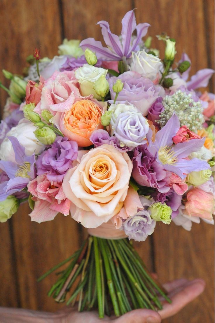 lavender-and-peach-spring-wedding-color-palettes