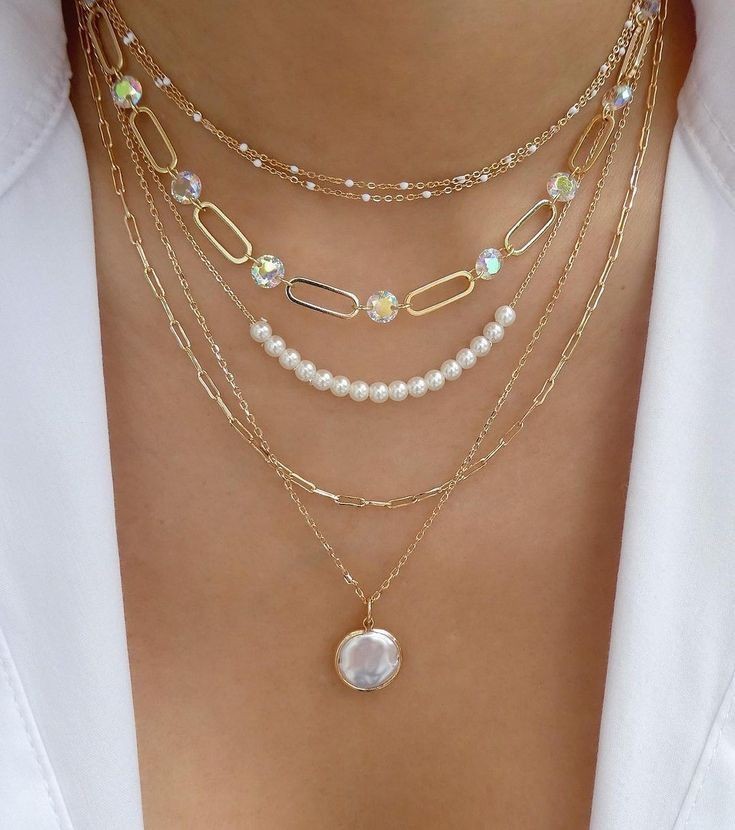 layered-necklaces-spring-fashion-accessories