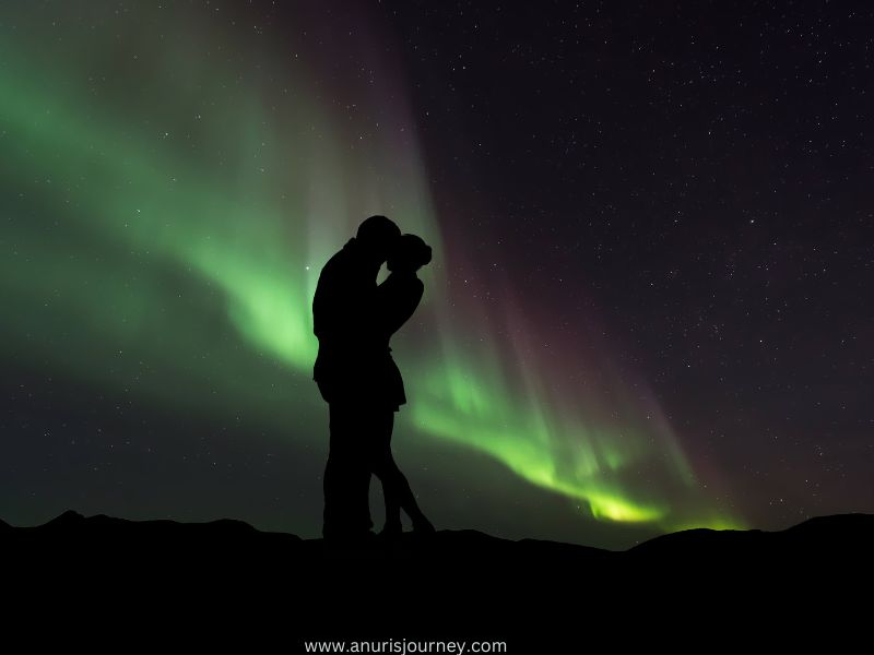 Couple-dancing-under-Northern-Lights-and-Hot-Springs