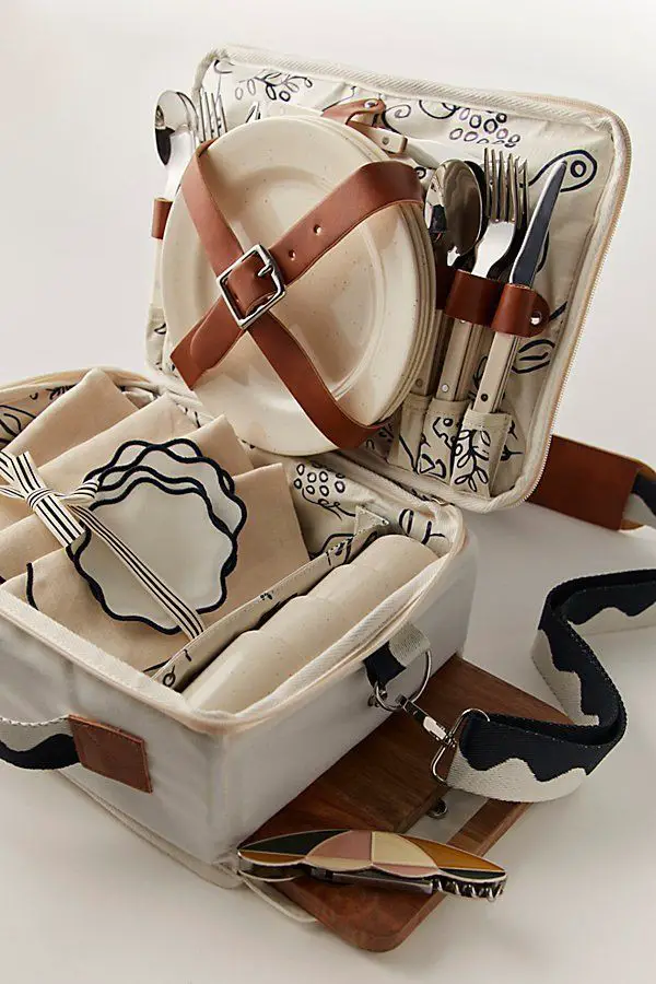 personalized-picnic-kits